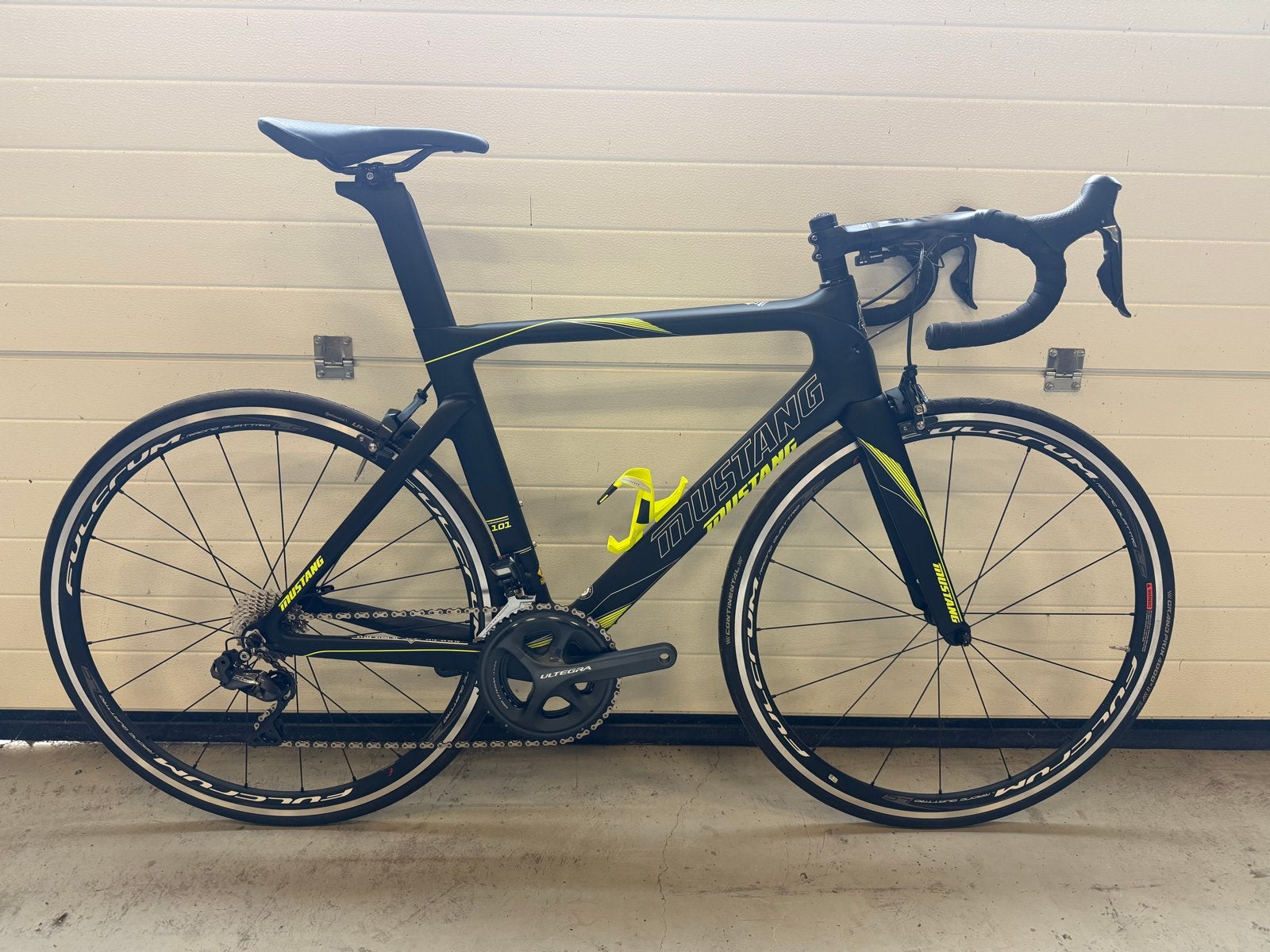 Mustang racefiets met Shimano Ultegra DI2 groepset, 28 inch, Carbon, Velgrem, Zo goed als nieuw