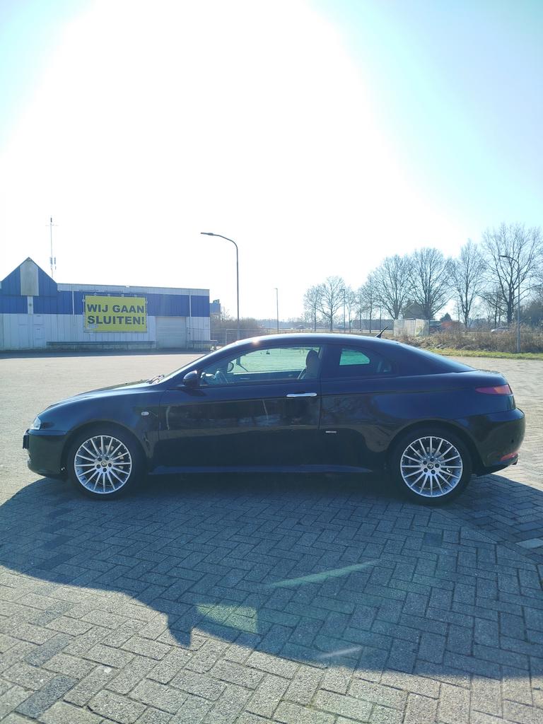 Alfa Romeo GT 2.0 JTS 2007 DOE EEN GOED BOD, Auto's, Alfa Romeo, Voorwielaandrijving, 400 kg, Zwart, Handgeschakeld
