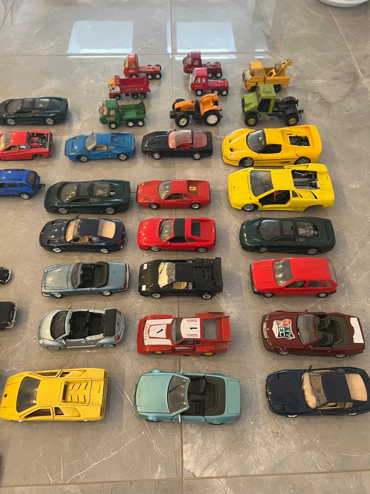 Ijzer auto’s, Hobby en Vrije tijd, Modelauto's | 1:24, Ophalen of Verzenden, Zo goed als nieuw, Bburago