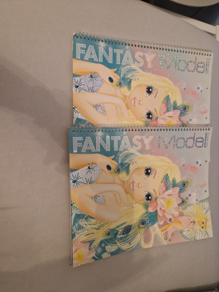 2x Fantasy Model Stickerboeken - Nieuwstaat, Fantasie, Meerkleurig, Ophalen of Verzenden, Zo goed als nieuw