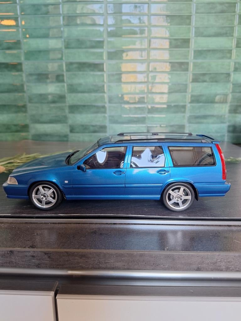 Dna collegiale Volvo V70 R - Zonder doos, mist ruitenwisser, Hobby en Vrije tijd, Ophalen of Verzenden