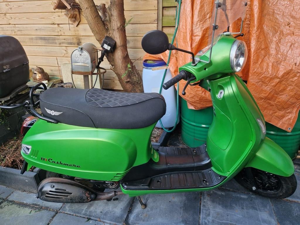 DJJD Cashmere Scooter - Zo goed als nieuw, Ophalen, Zo goed als nieuw, Benzine, Overige merken
