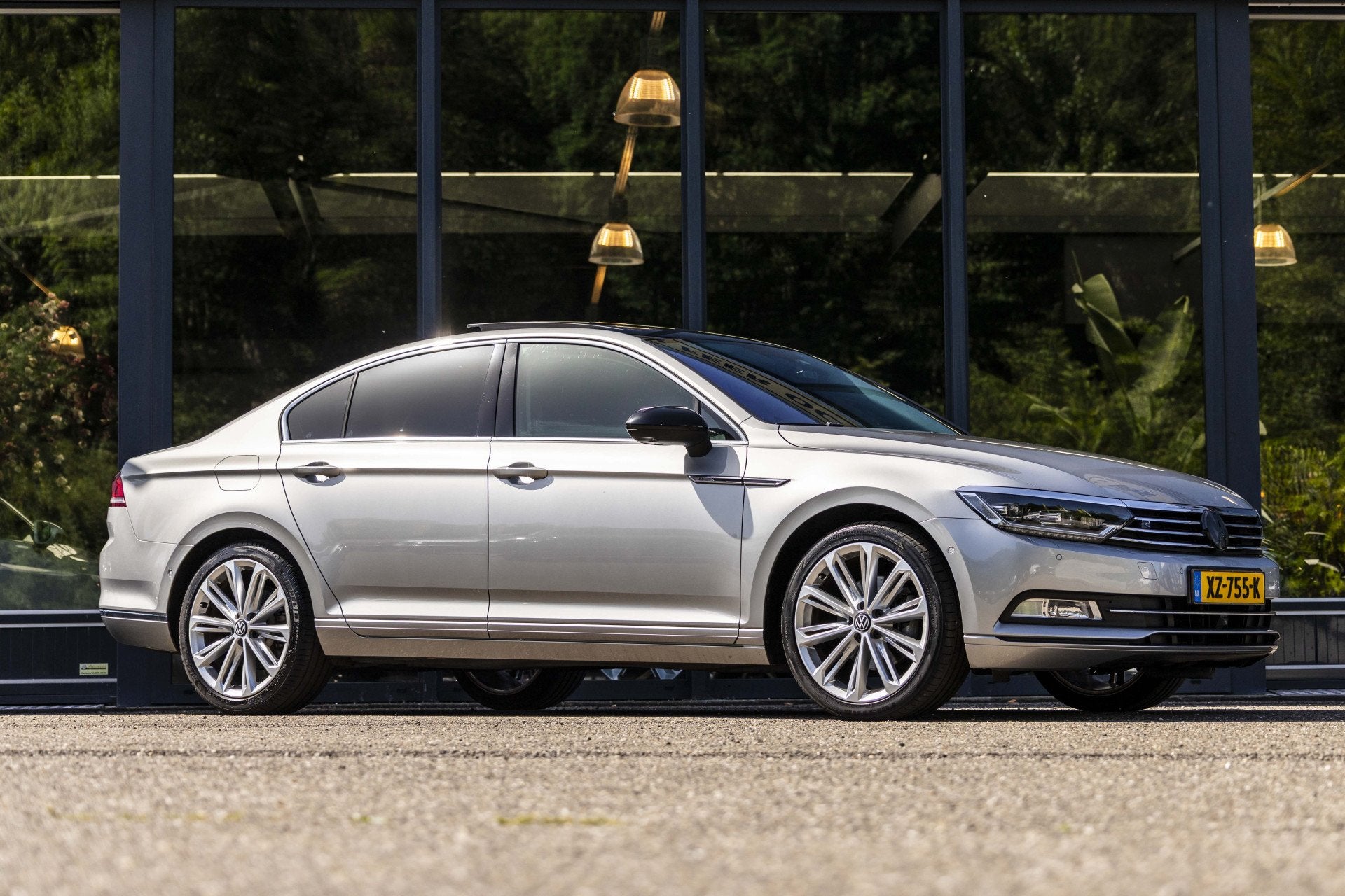 Volkswagen Passat 1.4 TSI Highline Business R (bj 2015), Gebruikt, 4 cilinders, Leder, 690 kg