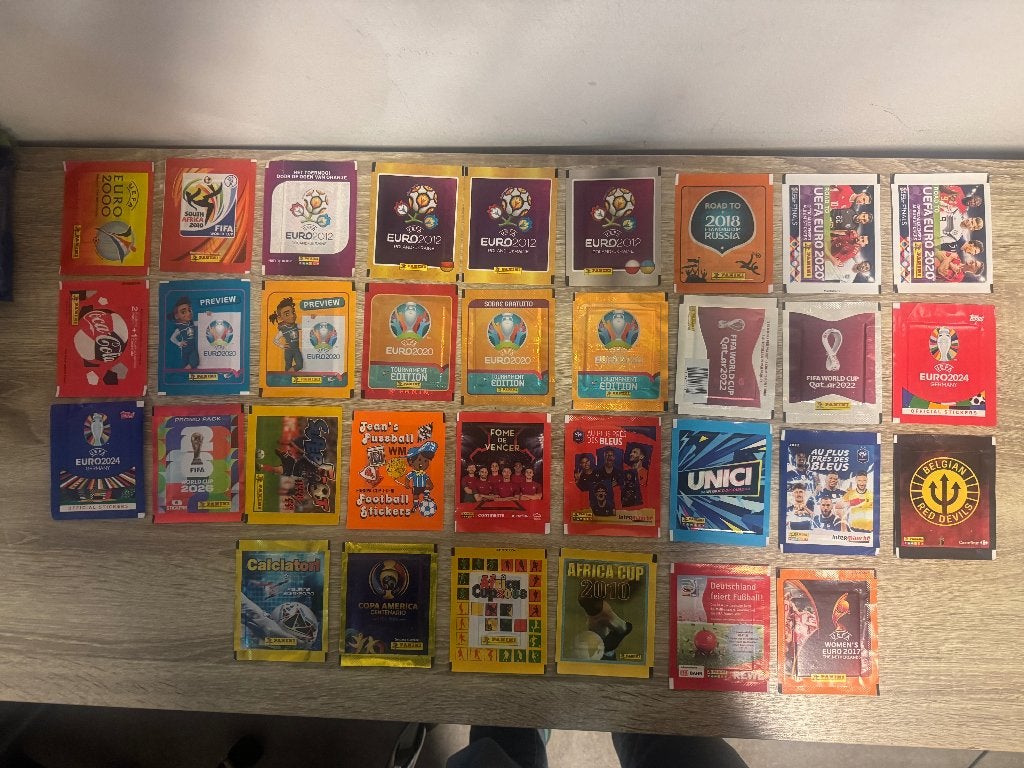 Verschillende Panini en Topps voetbalplaatjes zakjes, Ophalen of Verzenden, Zo goed als nieuw, Buitenlandse clubs, Poster, Plaatje of Sticker