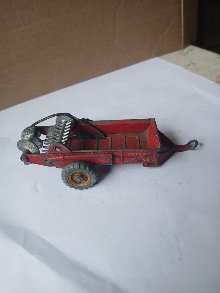 Massey Harris manure spreader. Dinky toys, Ophalen of Verzenden, Gebruikt, Dinky Toys