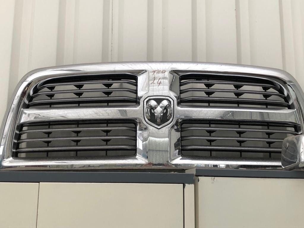 Dodge Ram 2500 Gril | 2014-2017, Auto-onderdelen, Gebruikt, -, -, Ophalen of Verzenden