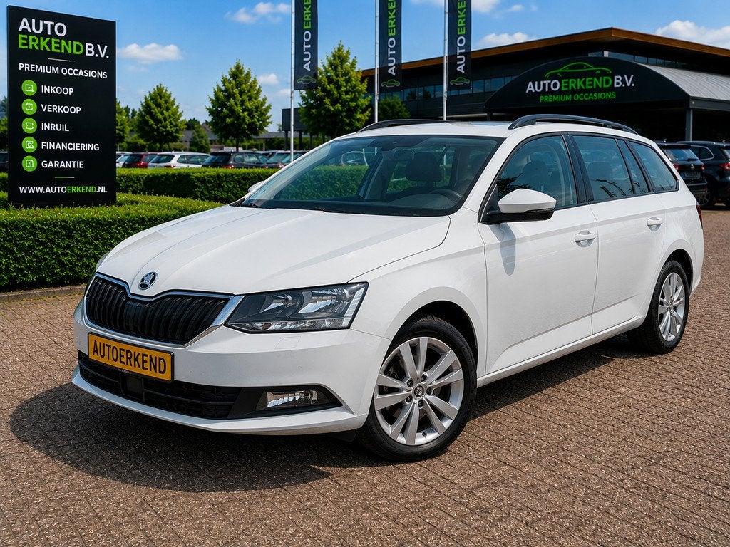 Skoda Fabia Combi 1.0 TSI Ambition NAVIGATIE | AIRCO | Apple, Voorwielaandrijving, Gebruikt, 1136 kg, Handgeschakeld
