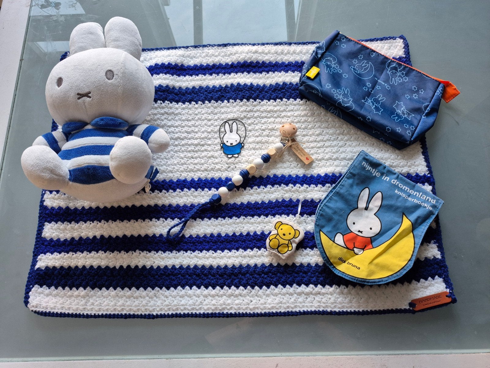 Handgehaakte babydekentje set blauw/wit met Nijntje, Ophalen of Verzenden, Nieuw, 70 tot 85 cm, Deken