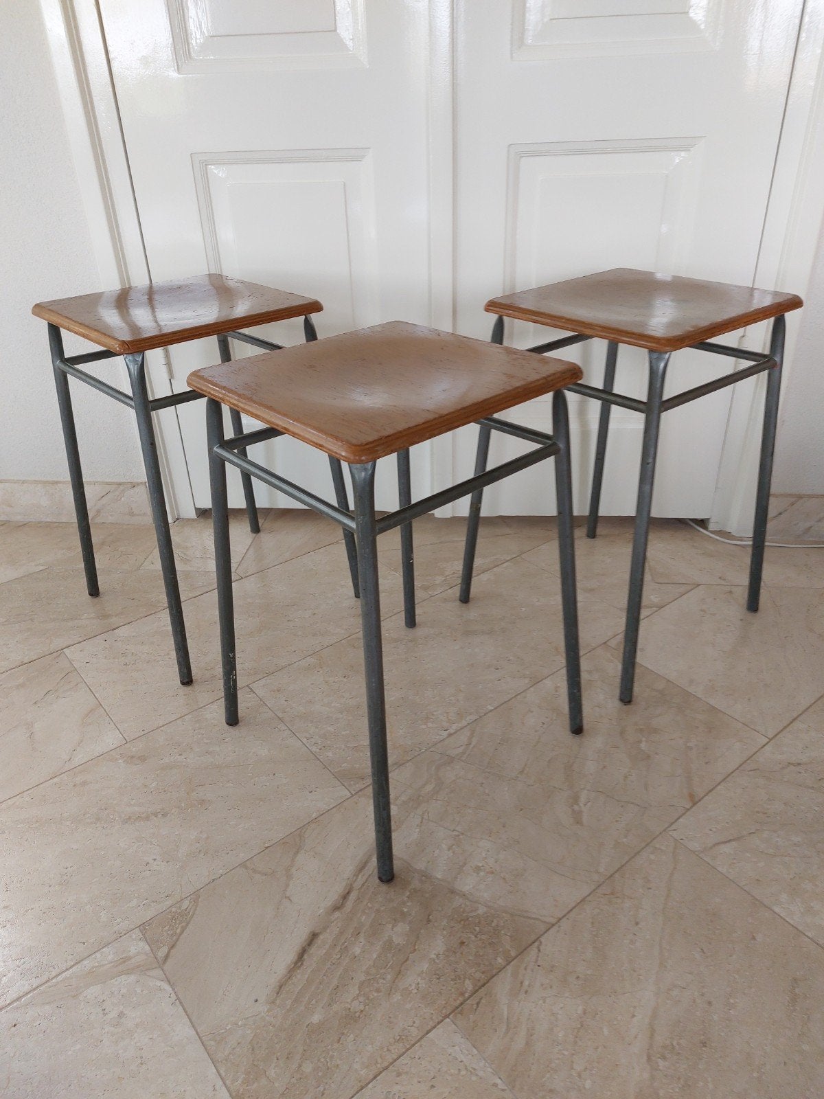 3 vintage schoolkrukken krukjes krukken jaren 50 60 70, Ophalen, Gebruikt, Hout