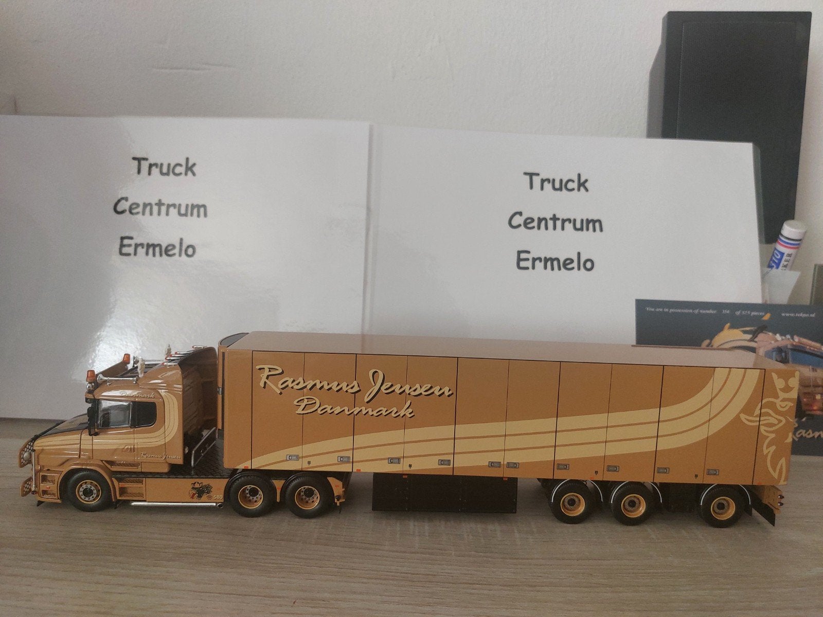 Rasmus Jensen
Scania 4-serie Torpedo met 3-assige koeloplegg, Ophalen of Verzenden, Nieuw, Bus of Vrachtwagen, Tekno