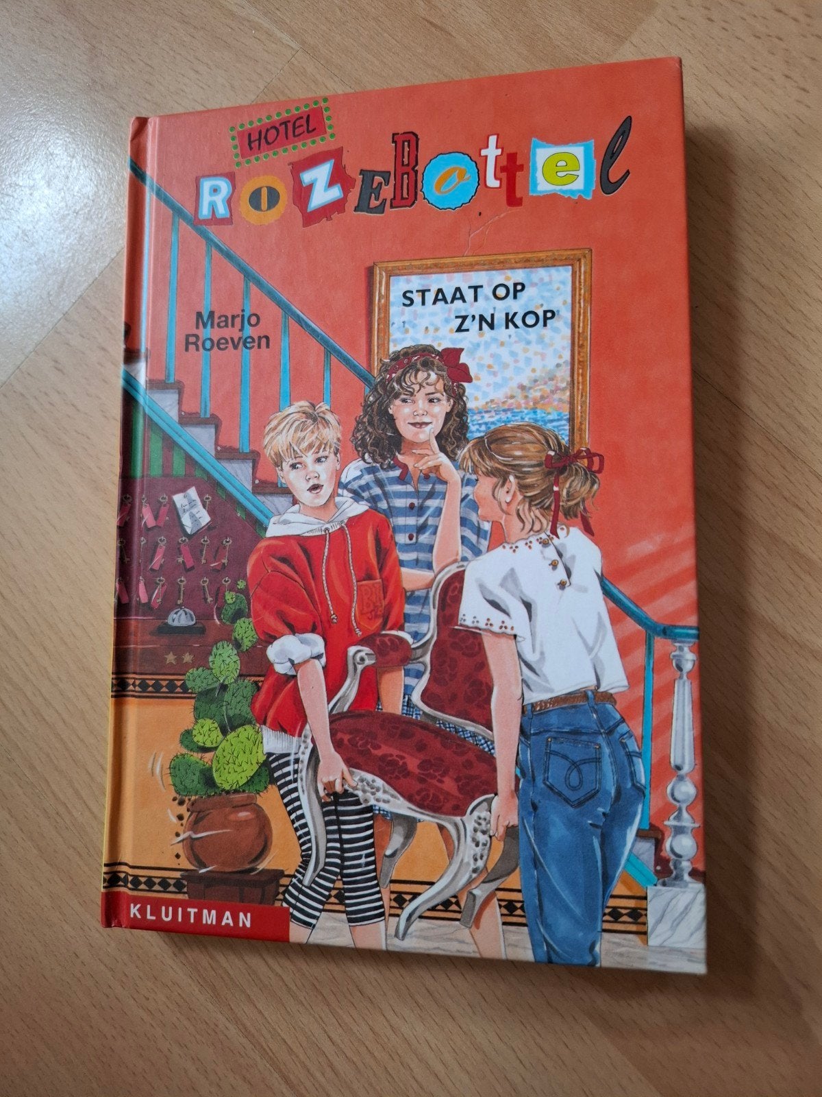 Hotel rozenbottel staat op z'n kop, Boeken, Ophalen of Verzenden, Zo goed als nieuw