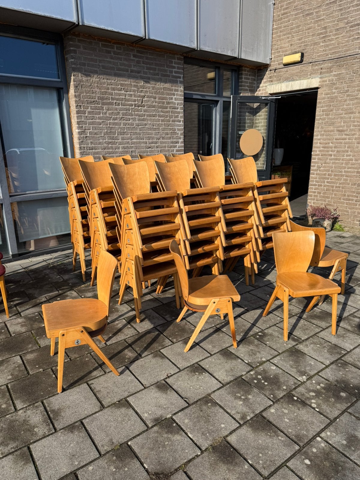 Partij van 60x vintage plywood stapelstoel, Kaderer ‘60, Kaderer, Ophalen of Verzenden, Kaderer, Kaderer