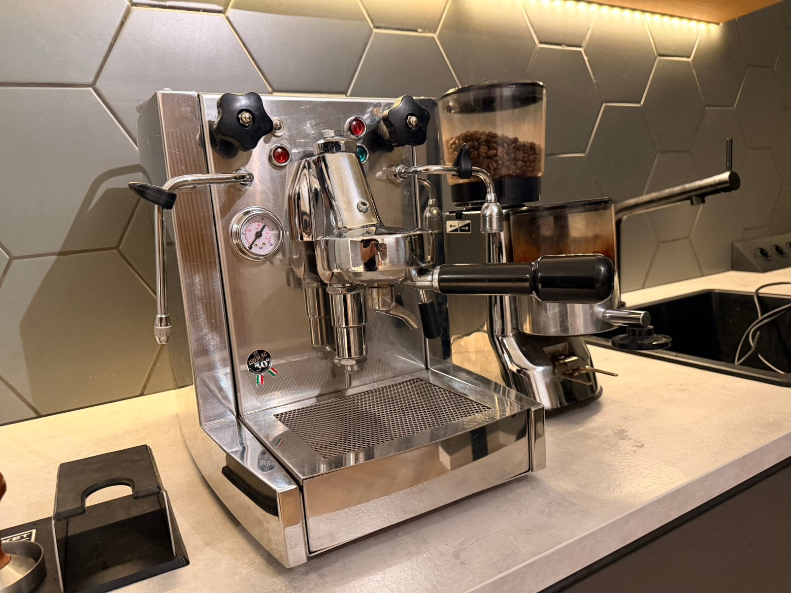 Isomac Millennium espressomachine – recent onderhoud, Witgoed en Apparatuur, Koffiezetapparaten, Gebruikt, Espresso apparaat, Gemalen koffie