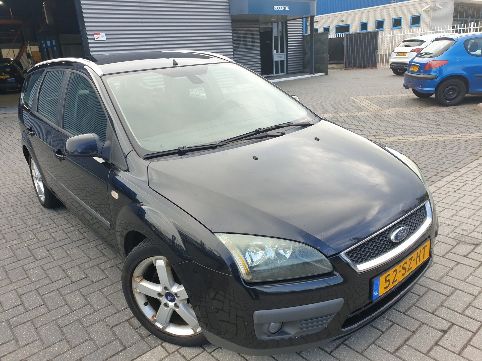 Ford Focus Wagon 2.0-16V Rally Edition EXPORT RIJS, Auto's, Dealer onderhouden, Stof, Gebruikt, Zwart