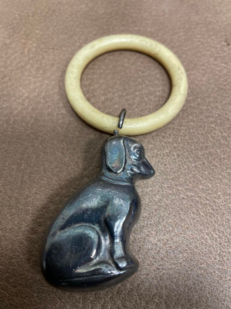 Vintage Zilveren/ verzilverd Teckel Rammelaar originele ring, Ophalen of Verzenden, Zilver