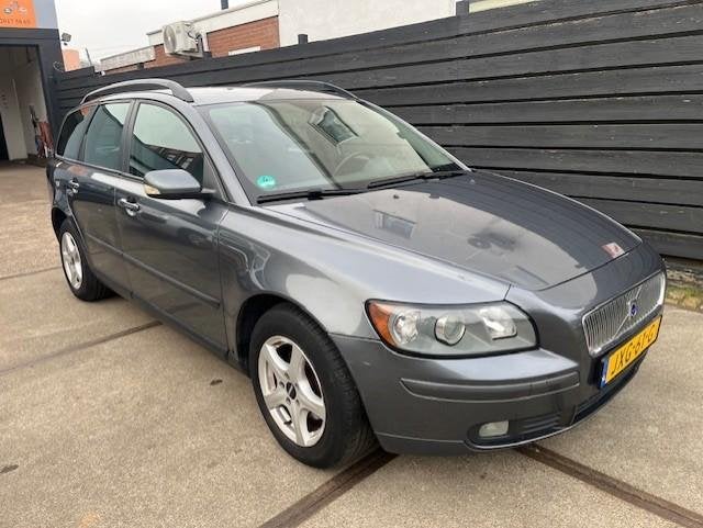 Volvo V50 1.8 Edition II AIRCO/SERVICE ONDERHOUD/NIEUWE APK!, Auto's, Volvo, Voorwielaandrijving, 4 cilinders, 14 km/l, 1300 kg