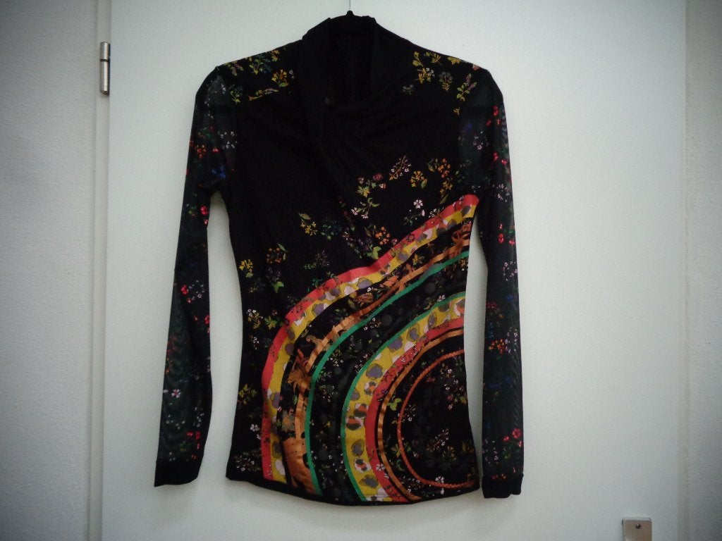 Desigual top met lange mouw, maat XS. Zwart met bloemen, Zwart, Ophalen of Verzenden, Zo goed als nieuw, Lange mouw
