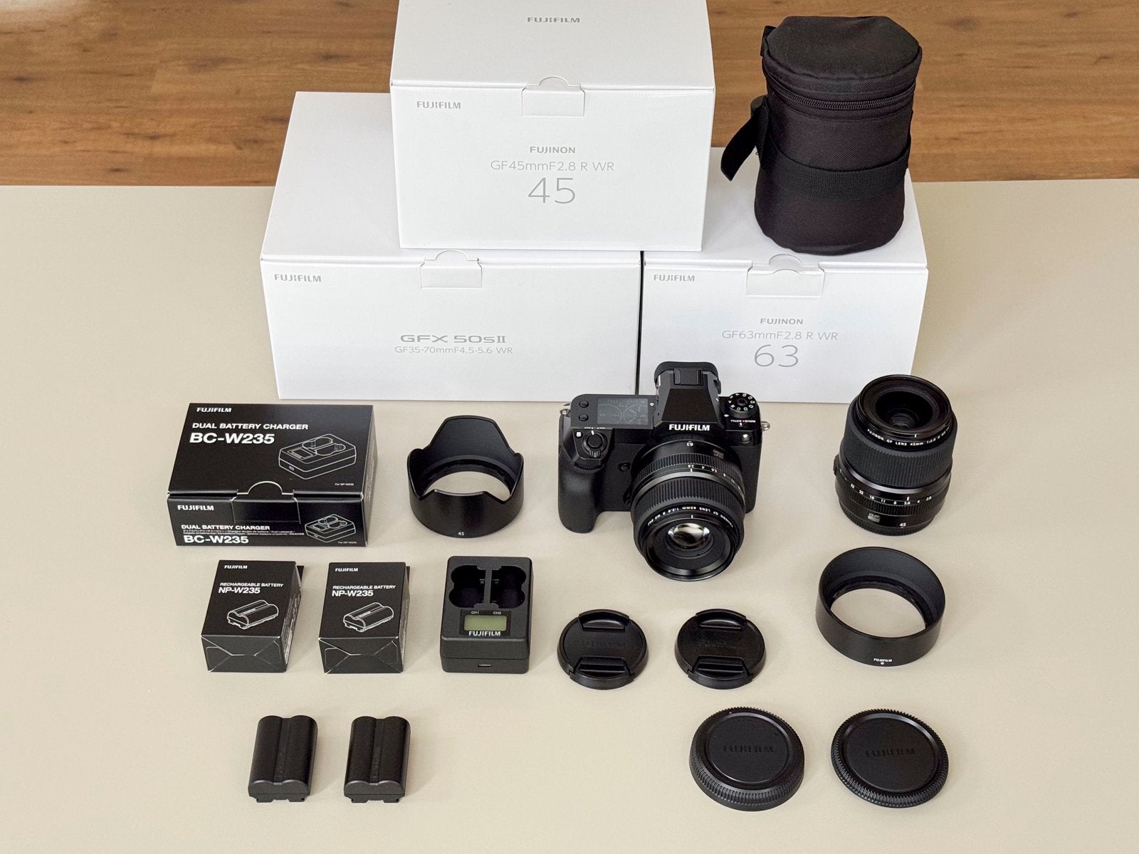 Fujifilm GFX 50S II + GF63mm + GF45mm met slechts 670 clicks, Ophalen, Bodydop, Zo goed als nieuw, Fujifilm