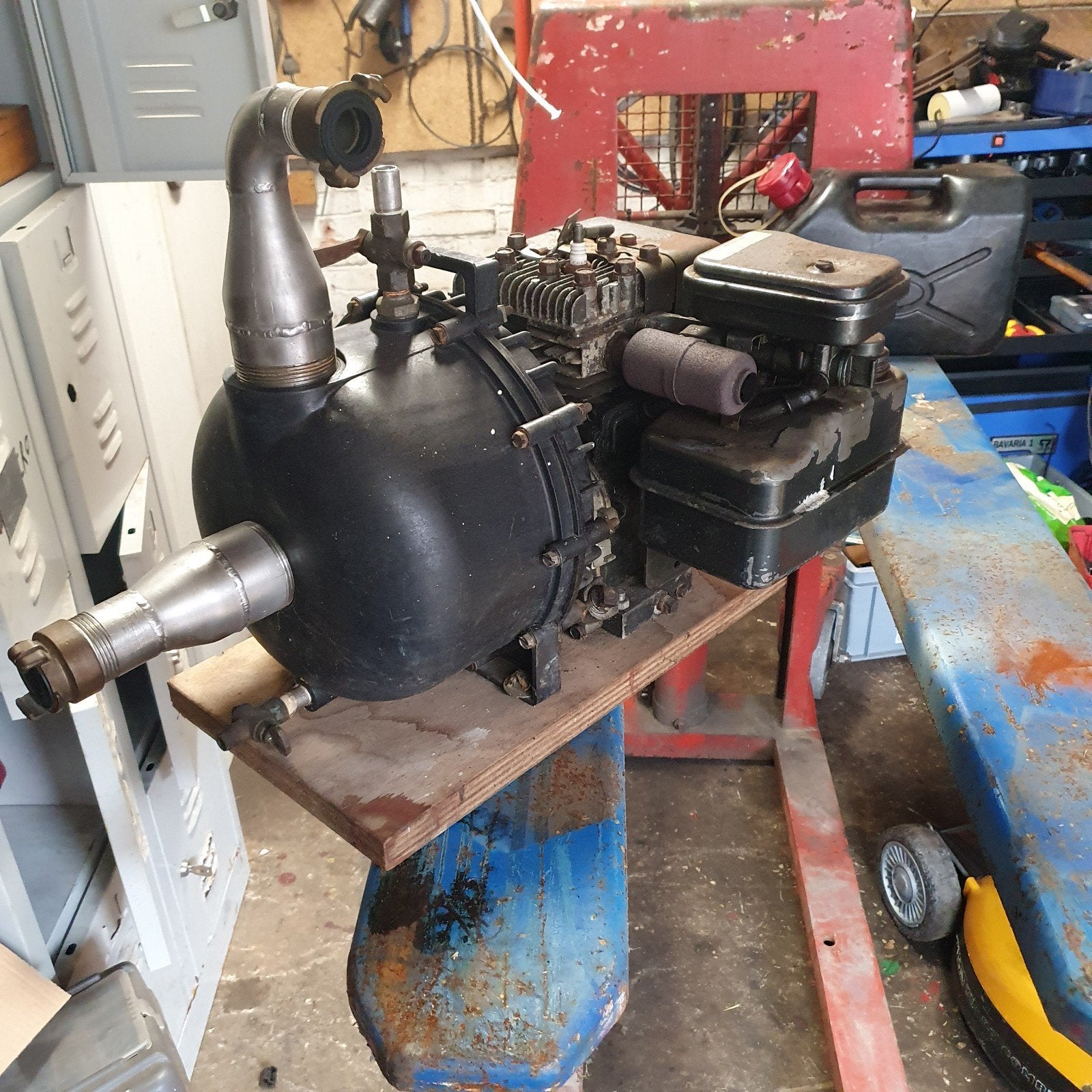 te koop aangeboden waterpomp met benzine motor, Tuin en Terras, Ophalen, Gebruikt, Handmatig, Beregeningspomp