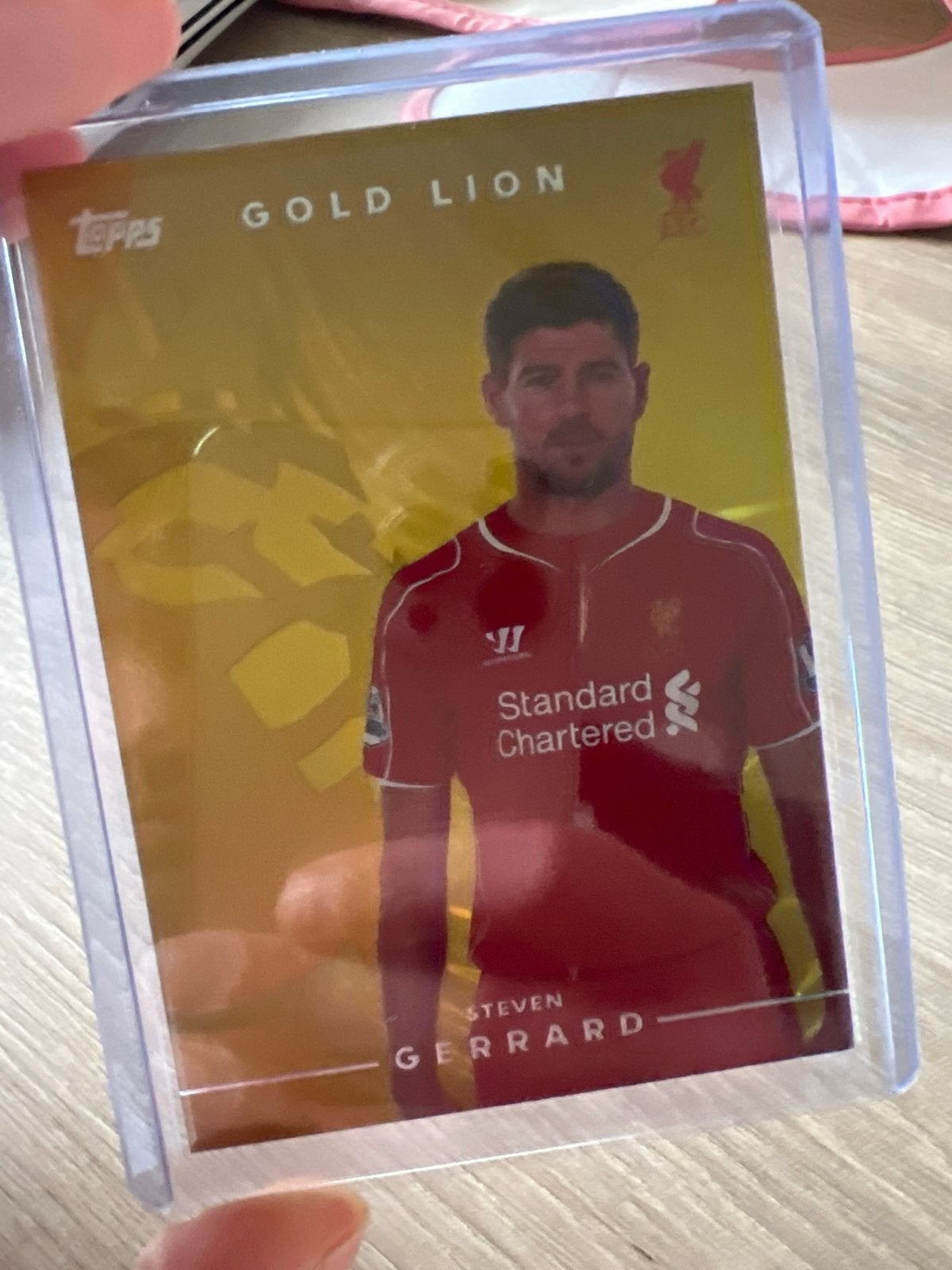 Topps Flagship Premier League 26/27 Steven Gerrard Gold Lion, Verzenden, Nieuw, Buitenlandse clubs, Spelerskaart