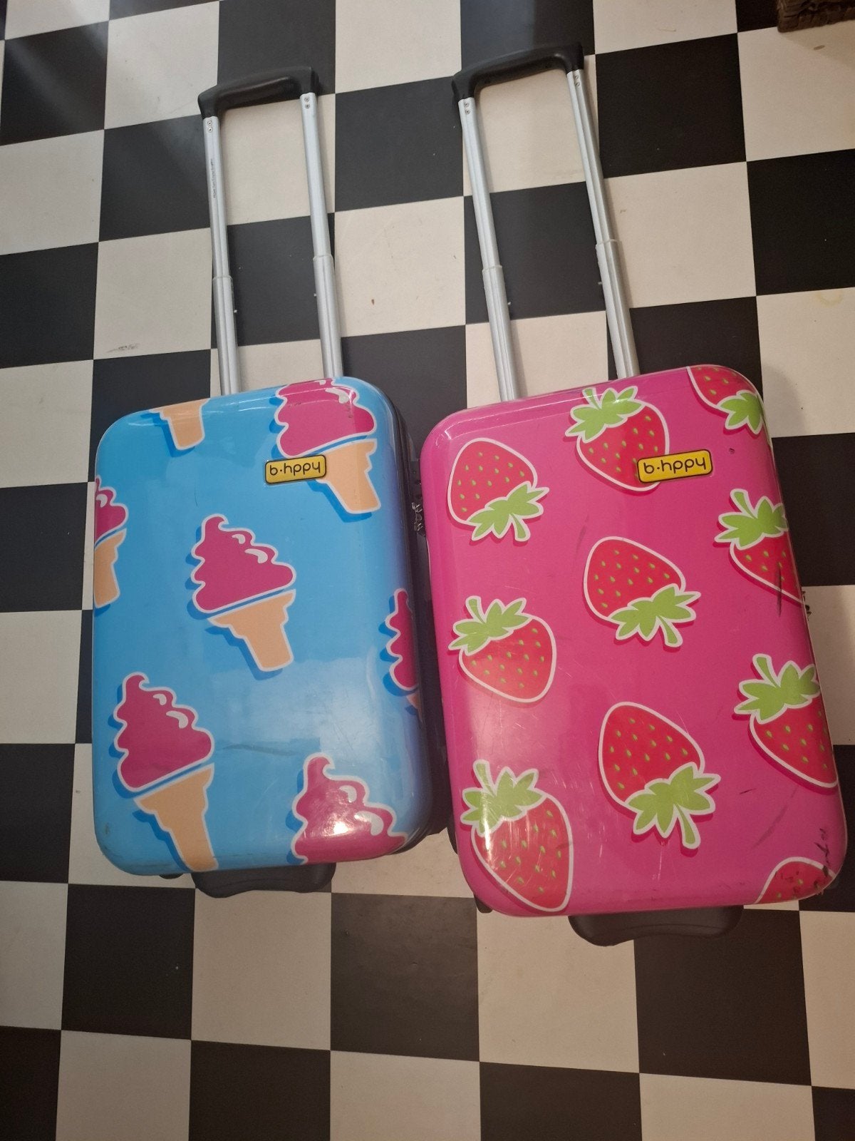 2 BHPPY koffertjes handbagage, Ophalen, Gebruikt, 10 inch, Bescherming voor- en achterkant
