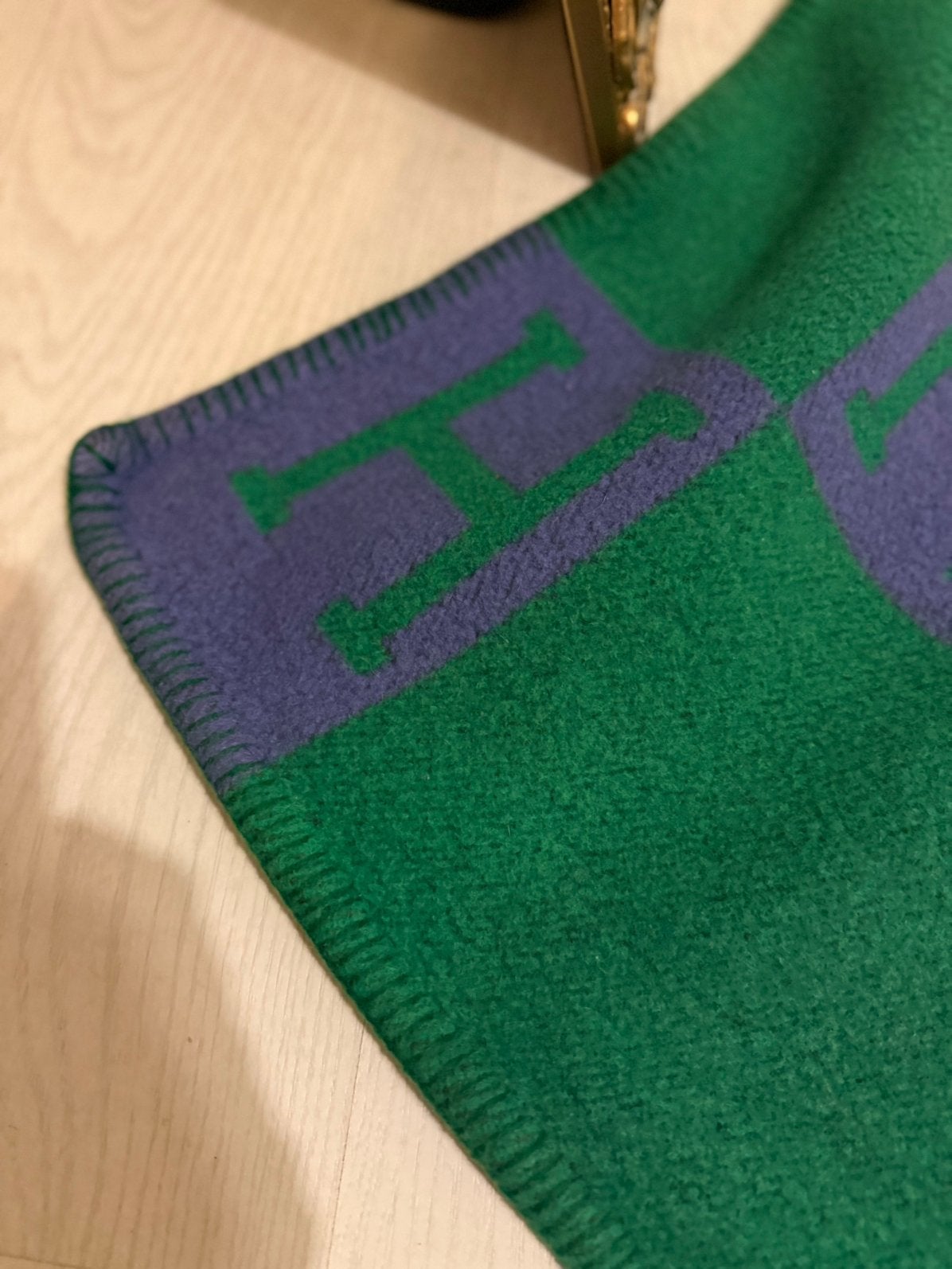 Foto 5 van Hermès Paris vintage plaid/deken – groen & paars