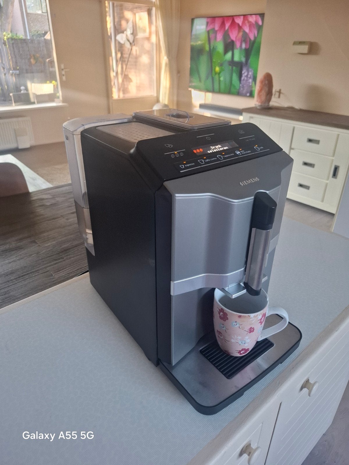 Siemens EQ.300 volautomatische koffiemachine, Koffiemachine, Zo goed als nieuw, 4 tot 10 kopjes, Afneembaar waterreservoir