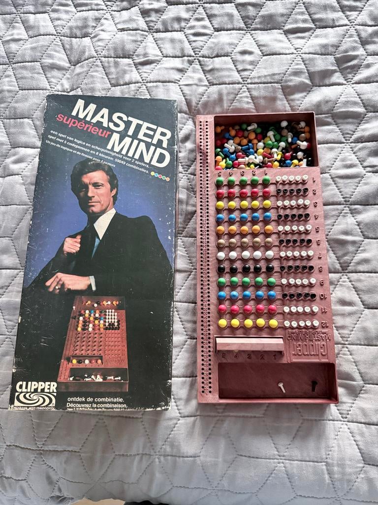 Master Mind Superieur (niet 4 maar 5 pinnen), Een of twee spelers, Ophalen, Gebruikt