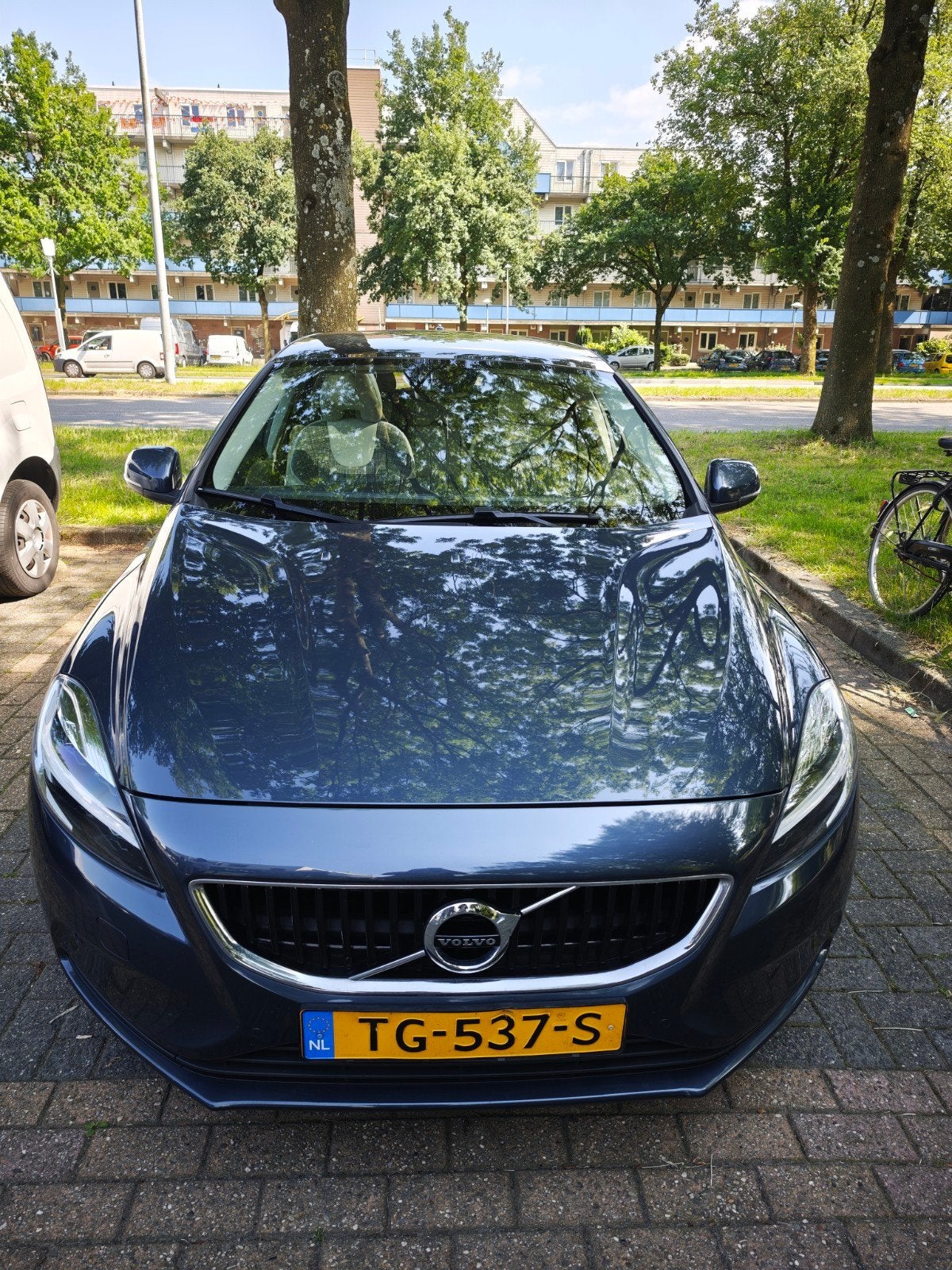 Volvo V40 1.5 T2 122PK Geartronic 2018 Blauw, 1498 cc, Beige, 700 kg, Blauw