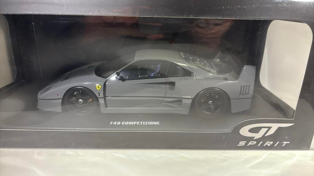 Ferrari f40 competizione grey gt spirit 1.18, Hobby en Vrije tijd, Modelauto's | 1:18, Overige merken, Auto, Ophalen of Verzenden