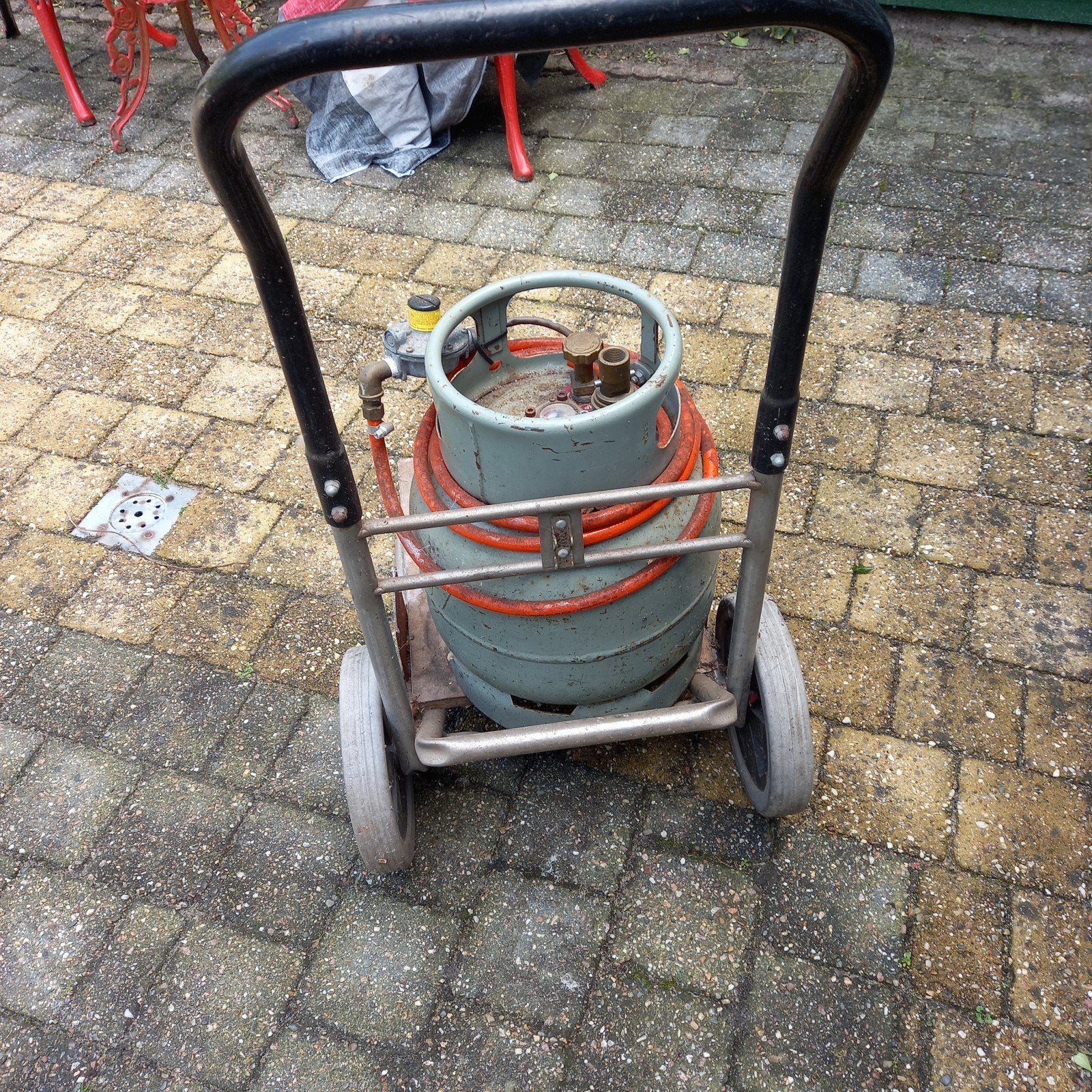 Gasfles met karretje en drukregelaar, Ophalen of Verzenden
