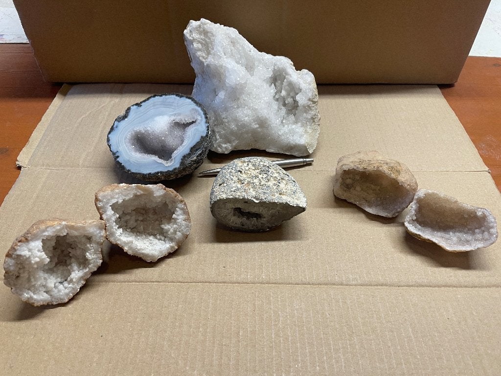 5 Bergkristallen, ruw en geodes, Ophalen of Verzenden, Mineraal