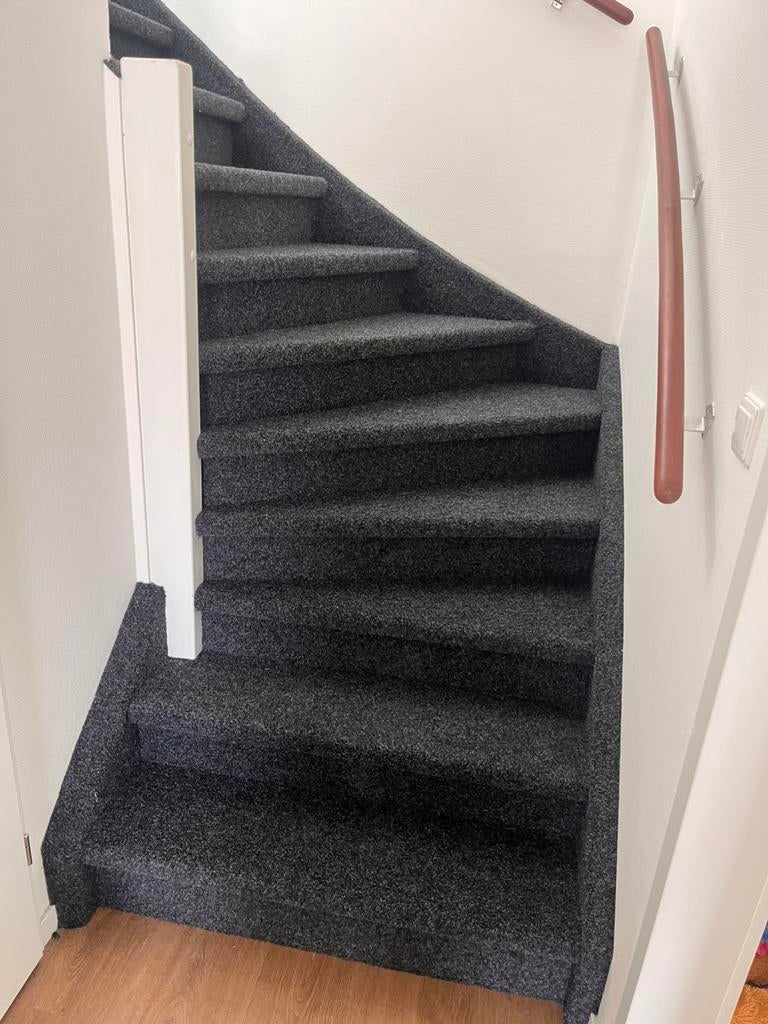 Trapstoffering, Ophalen, Nieuw, Minder dan 10 m², Tapijt