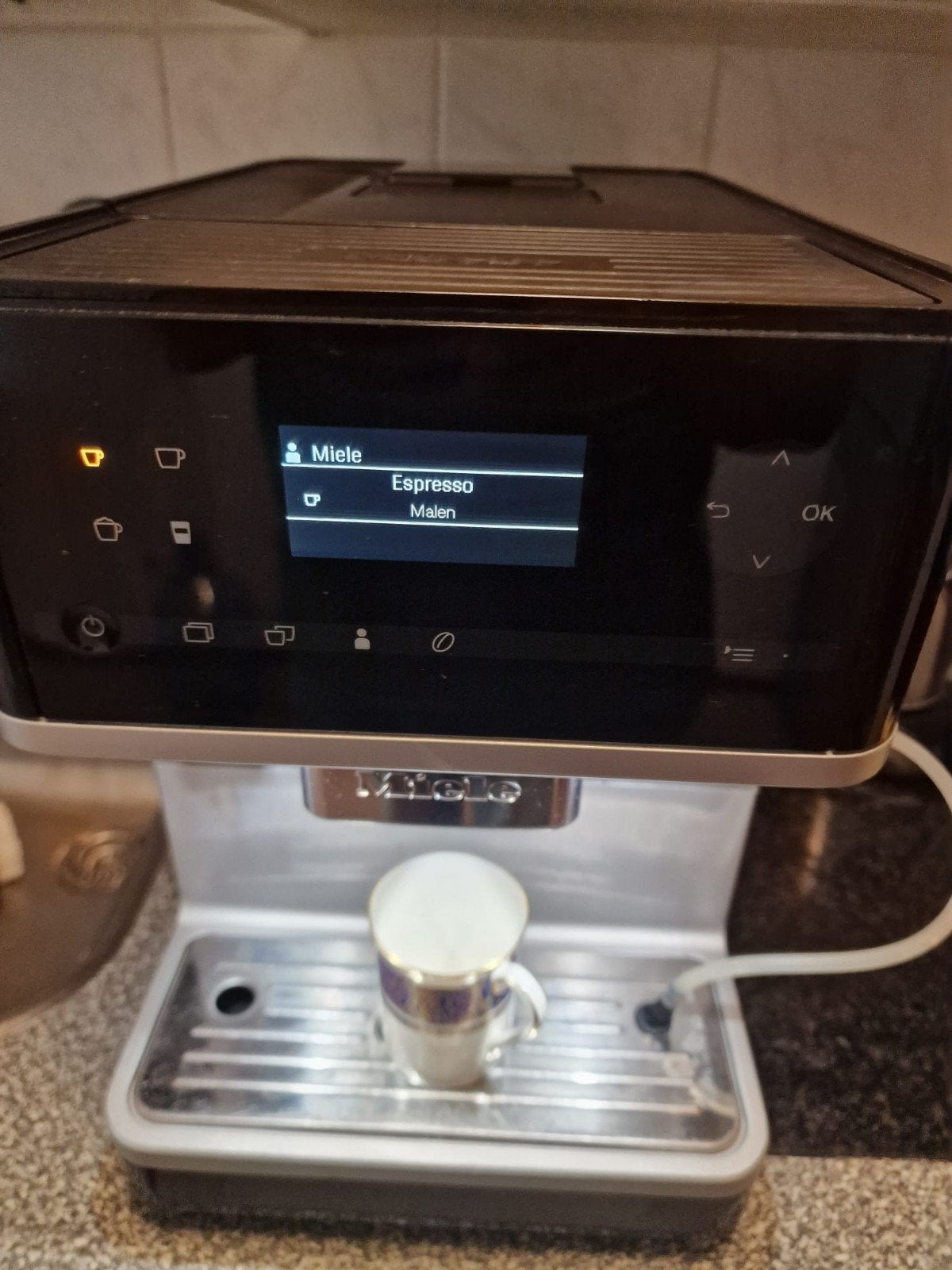 koffiemachine Miele, Witgoed en Apparatuur, Ophalen of Verzenden, Gebruikt, Koffiemachine