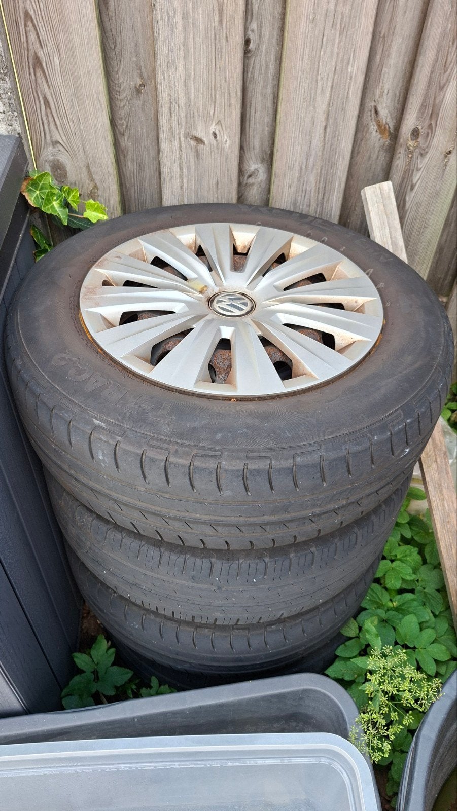 Gebruikte zomerbanden met velgen - VW wieldoppen, Ophalen