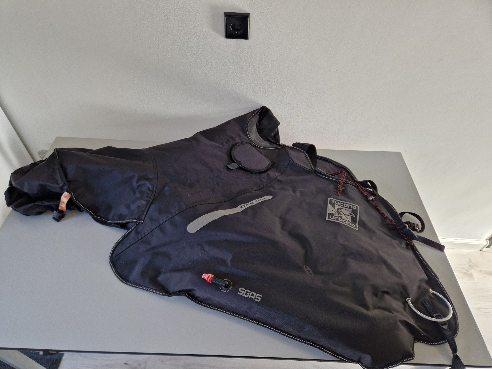 beenkleed vespa sprint / primavera tucano r170 x netjes, Ophalen