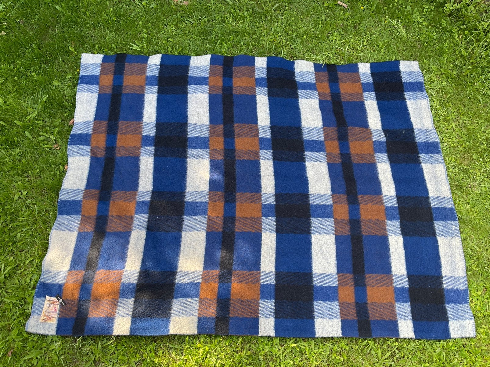 AaBe zuiver scheerwol deken blauw bruin en witte ruit, Ophalen of Verzenden, Gebruikt, Woondeken