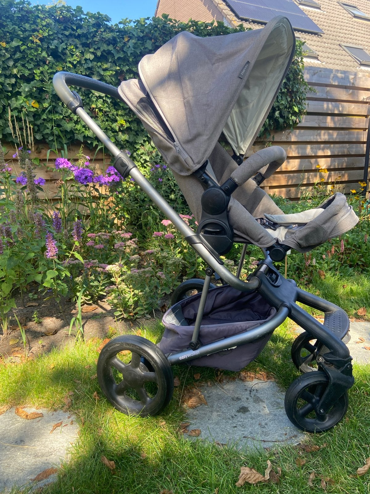 Easywalker Harvey 2 Combiwagen met Reiswieg en Zitje, Kinderen en Baby's, Kinderwagens en Combinaties, Gebruikt, Combiwagen, Met reiswieg