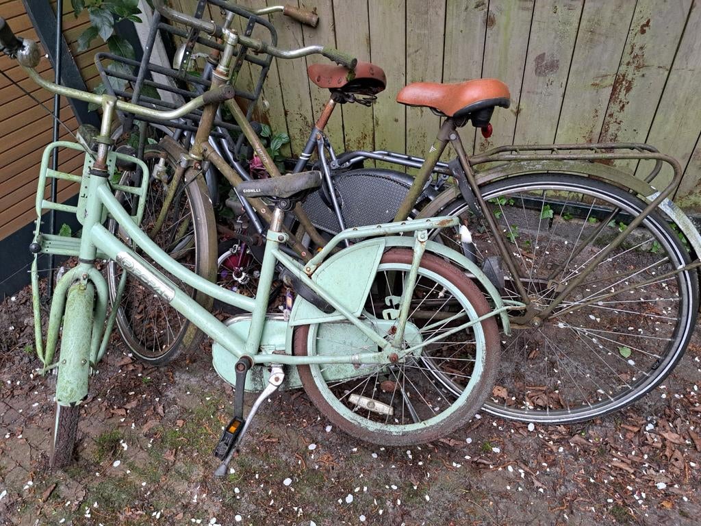 Oud ijzer. Drie fietsen gratis op te halen, Fietsen en Brommers, Fietsen | Dames | Omafietsen, Ophalen of Verzenden, Gebruikt