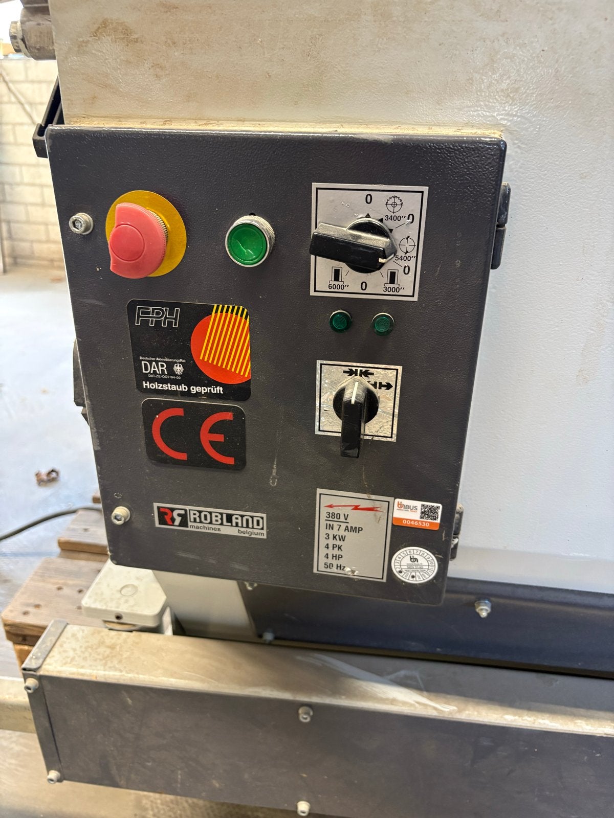 Robland XSD 310 Vlak- en Vandiktebank, Ophalen