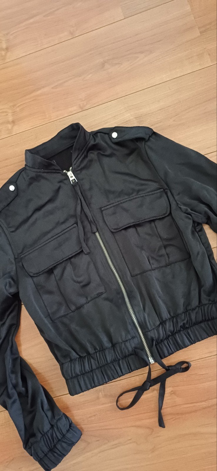 Mooi zwart kort biker jasje, met aansnoerkoortje maat S, Zwart, Ophalen of Verzenden, Zo goed als nieuw, Jasje