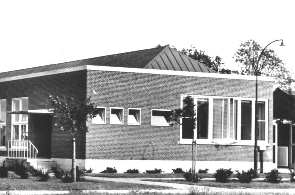 967299 Beilen 1964 Drenthe Wederopbouw Gemeentehuis gelopen, Ophalen of Verzenden, 1960 tot 1980, Gelopen, Drenthe