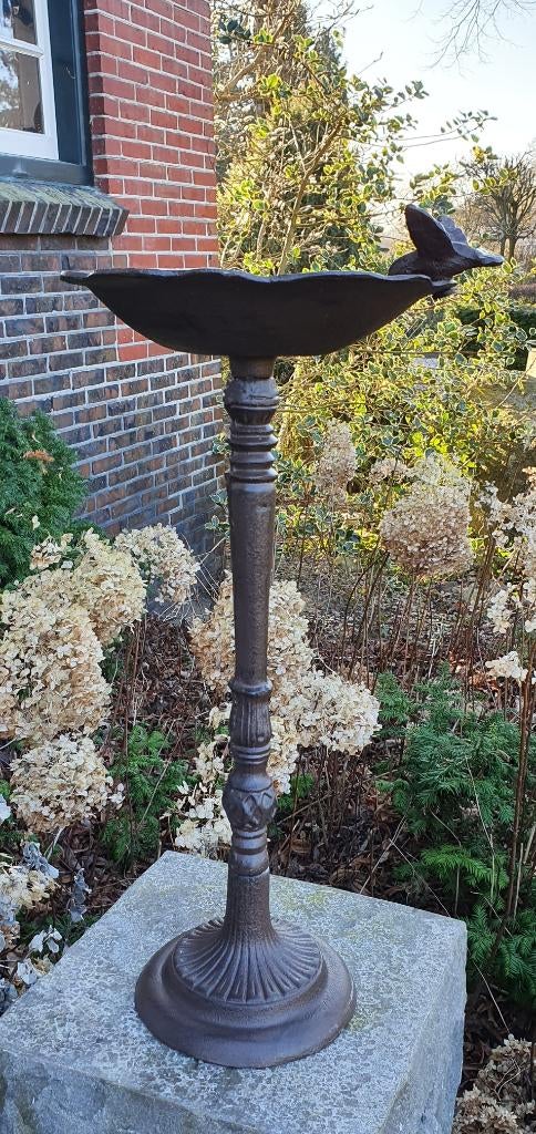 VOGELDRINKSCHAAL OP VOET/DRINKSCHAAL /gietijzer / 59 cm hoog, Tuin en Terras, Vogelhuisjes en Vogelbaden, Info@huisentuindecoratiemarie.nl54,95