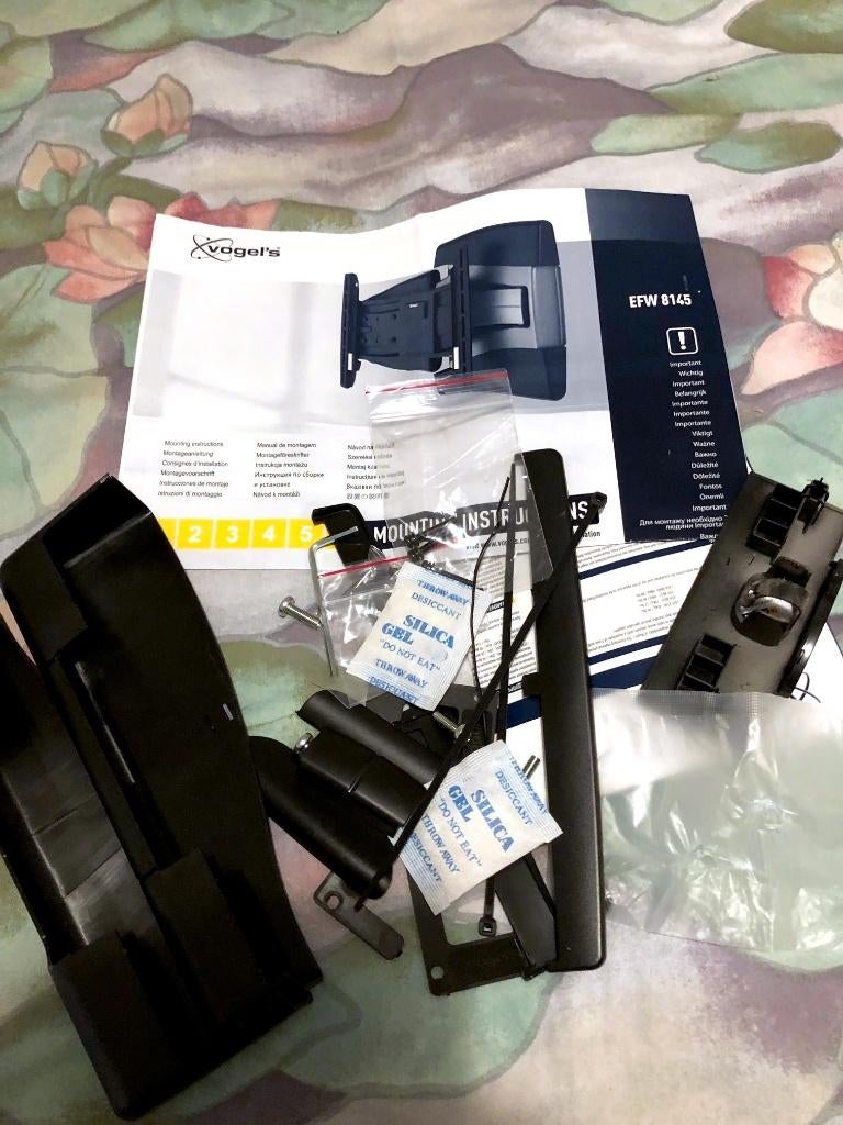 Vogels tv/monitor wandbeugel EFW 8145, Ophalen, Gebruikt