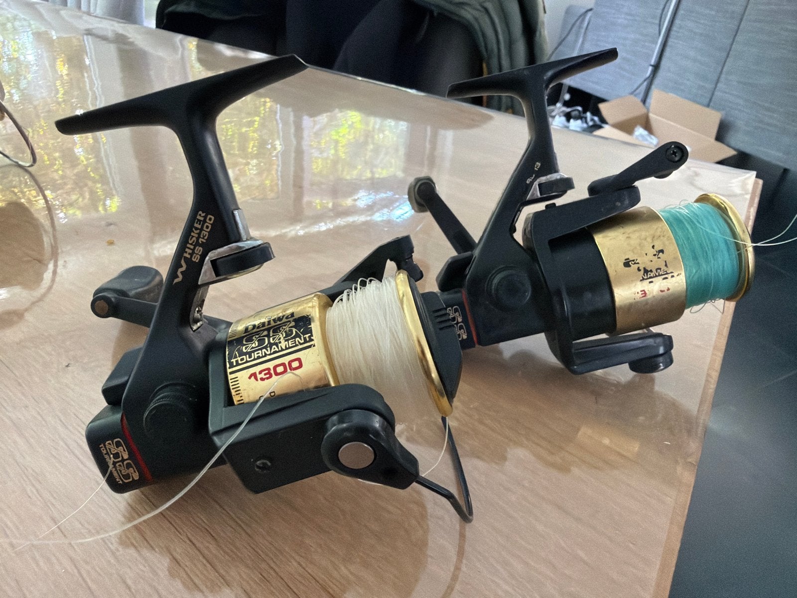 2x Daiwa 1300 Whisker SS Molens - 1x Goed, 1x Zwaar, Watersport en Boten, Ophalen of Verzenden, Gebruikt, Molen