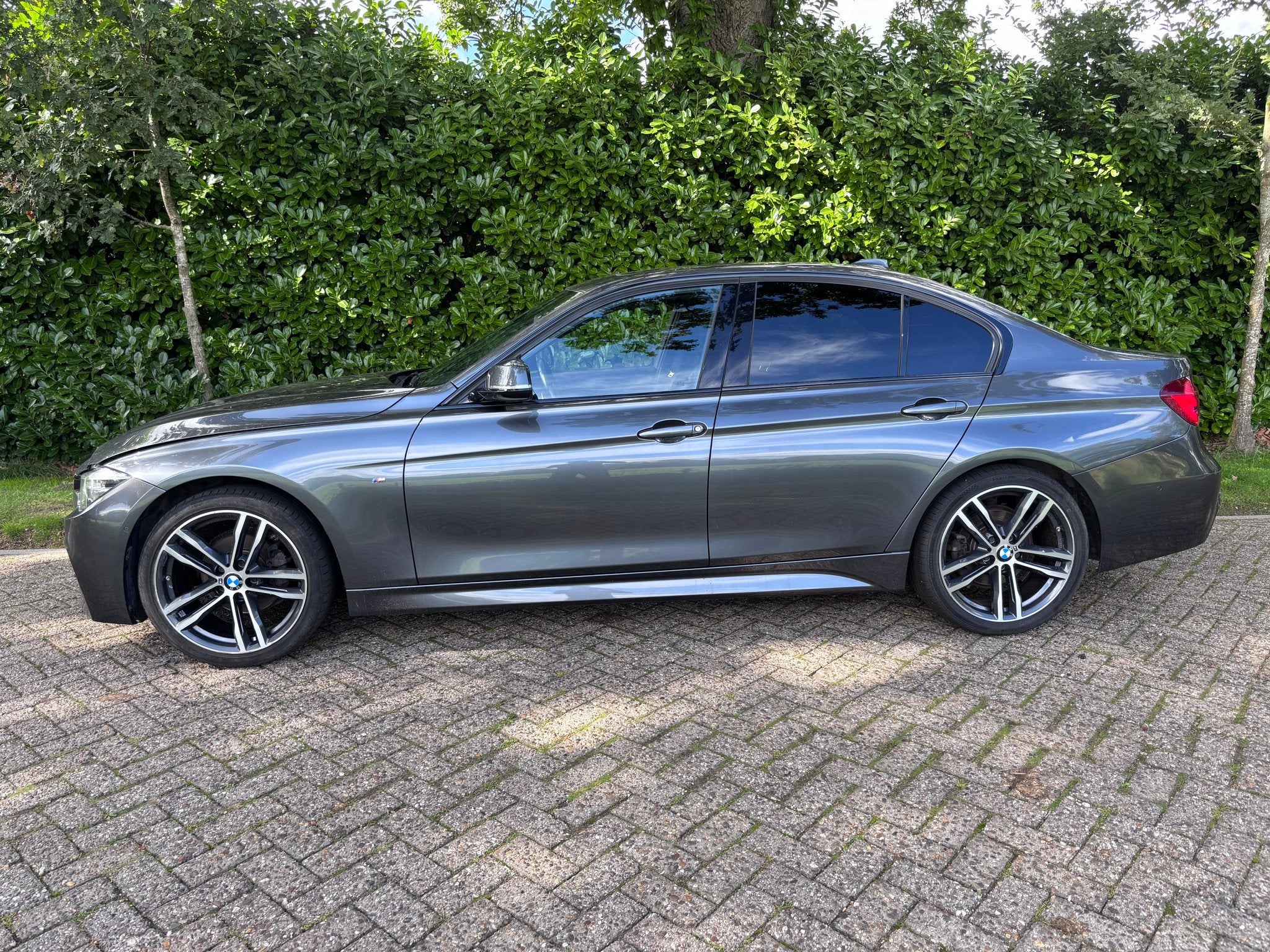 BMW 3 Serie 320i M-SPORT Ed. Shadow Executive 2019 82DKM Nap, Auto diversen, Automaat, 1998 cc, Sedan, Zilver of Grijs