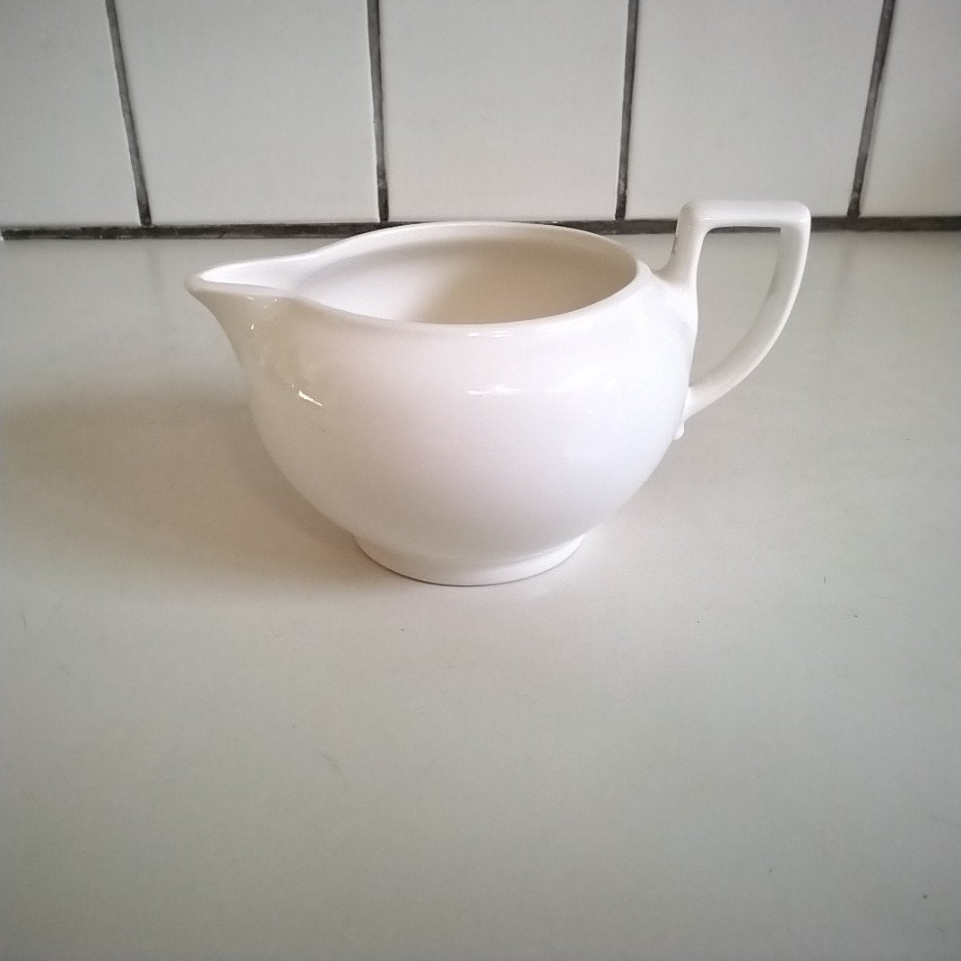 Wedgwood  traditional  melkkannetje, Ophalen of Verzenden, Zo goed als nieuw, Porselein, Overige typen