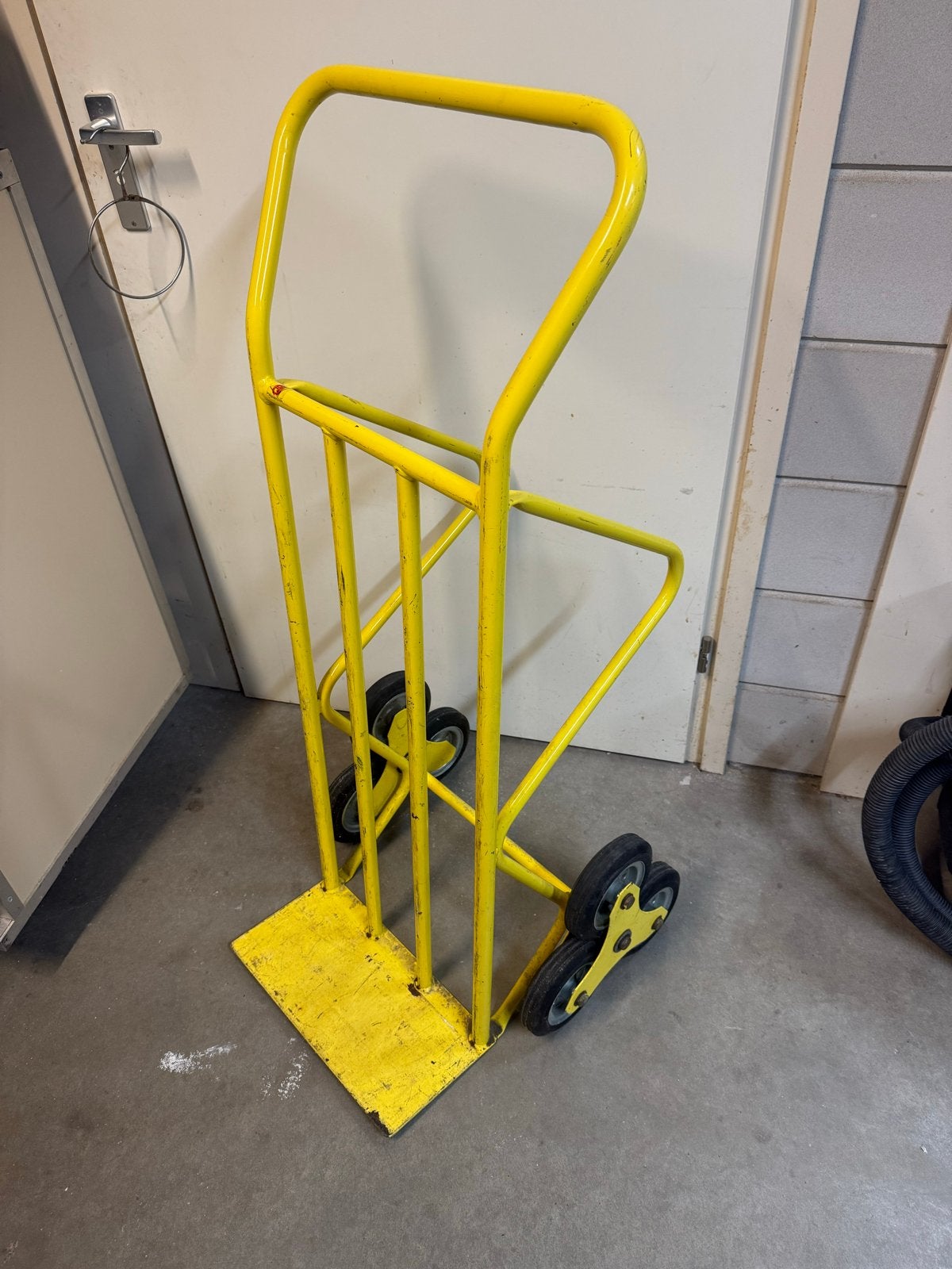 Gele Steekwagen met Trappenklimmer Wielen, Doe-het-zelf en Verbouw, Ophalen of Verzenden, Gebruikt, Steekwagen