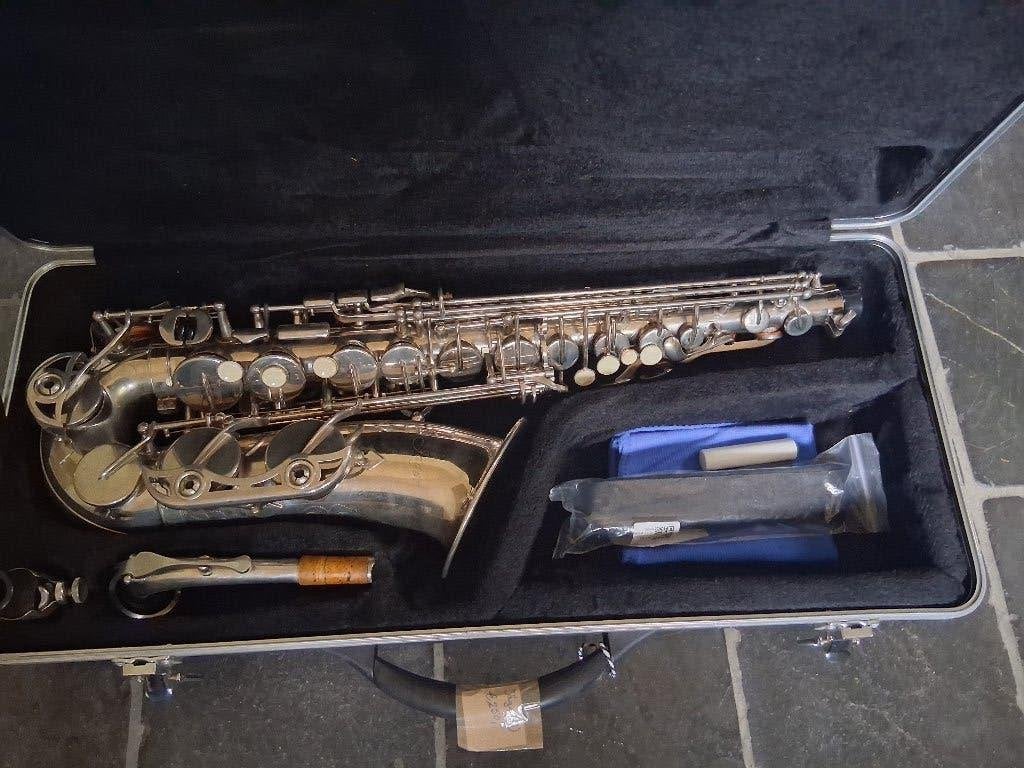Jager altsaxofoon, gereviseerd., Ophalen of Verzenden, Gebruikt, Alt, Met koffer