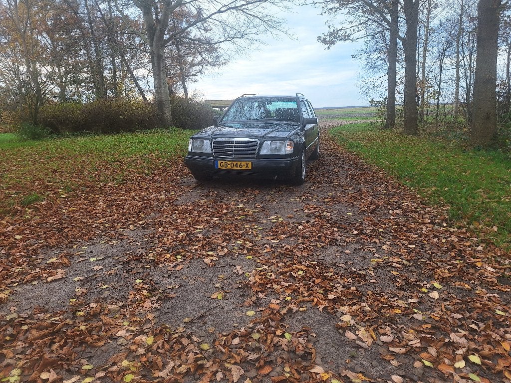 Mercedes-Benz W124 E280-24v Combi 1995 Zwart, Automaat, Achterwielaandrijving, Zwart, Zwart